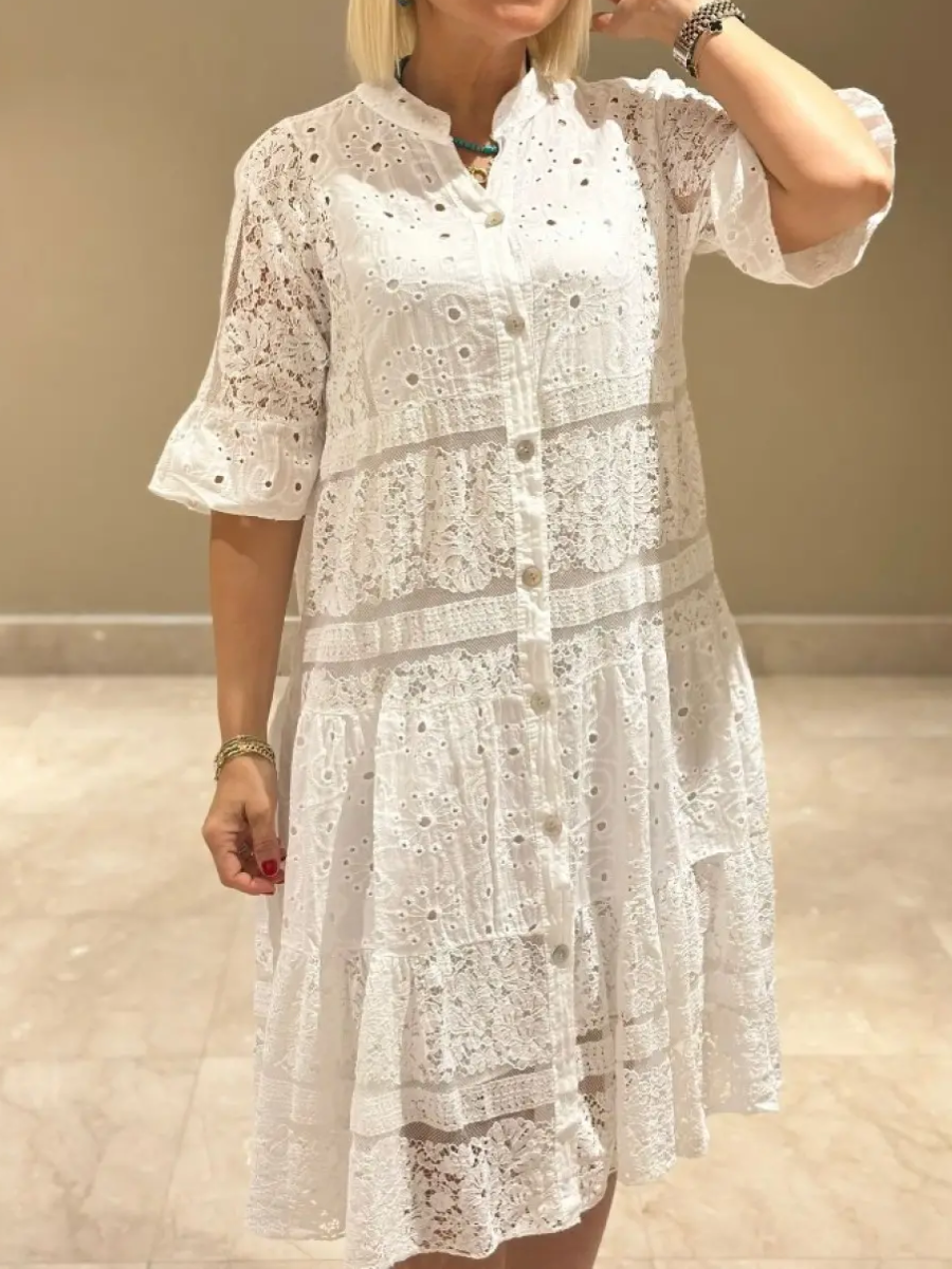 Emberly™ – Locker sitzendes Kleid mit Stickerei und Knopfleiste