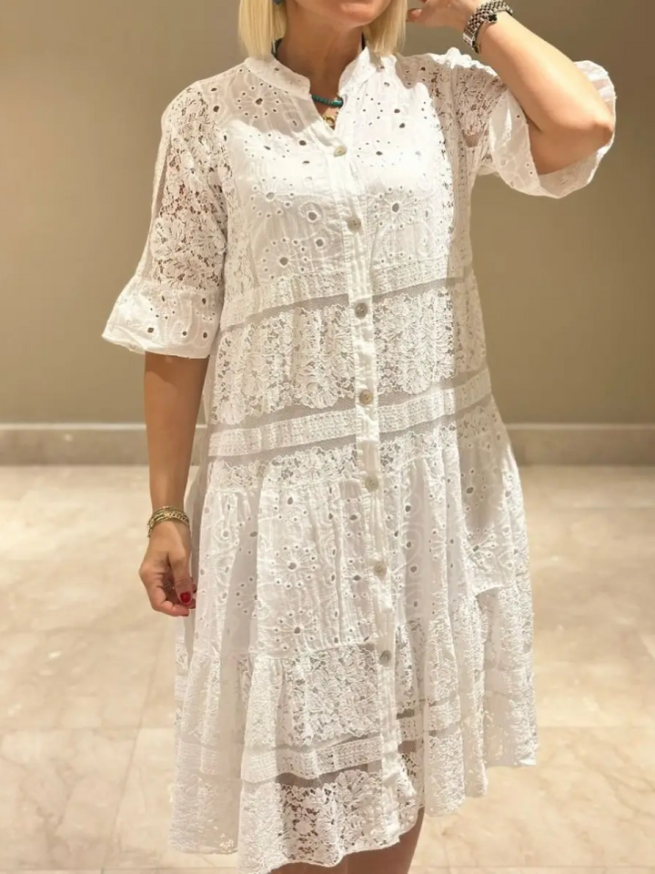 Emberly™ – Locker sitzendes Kleid mit Stickerei und Knopfleiste