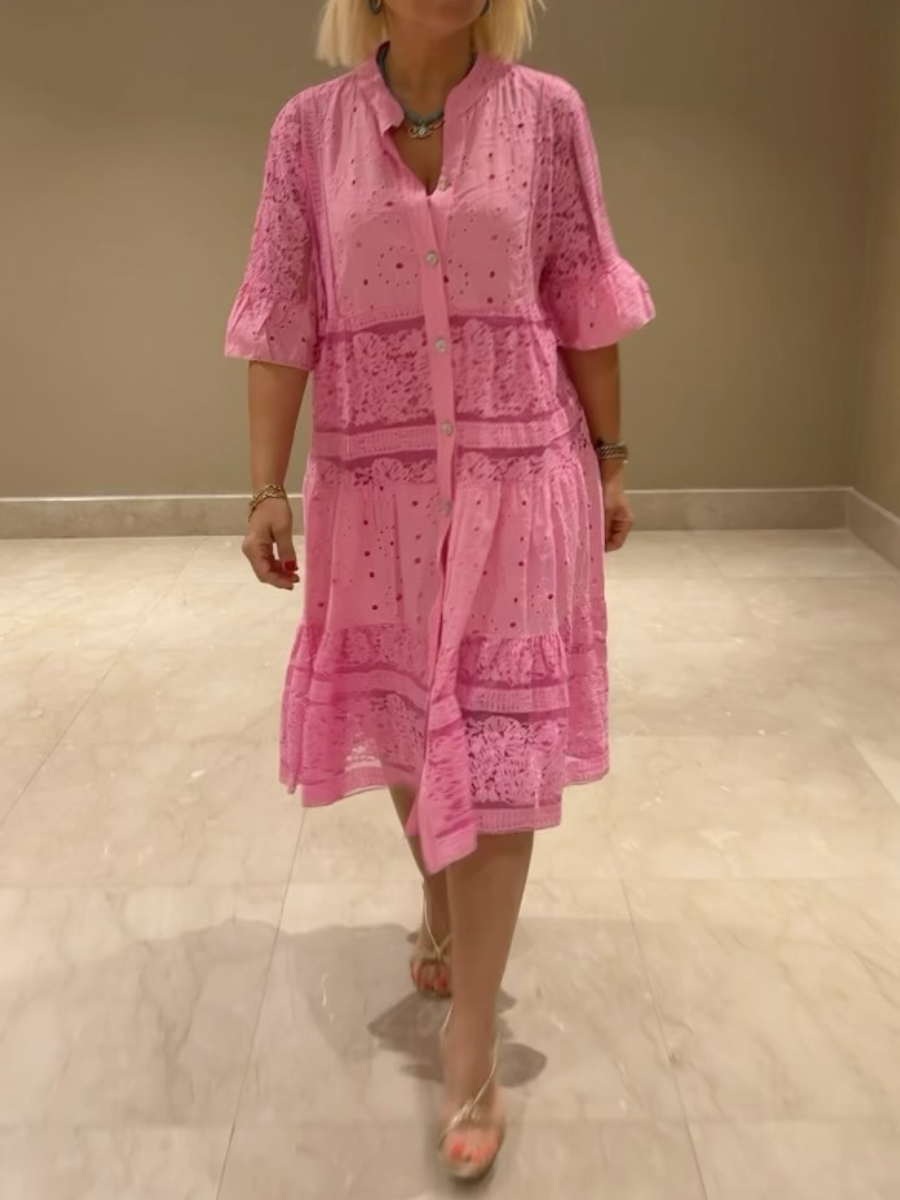 Emberly™ – Locker sitzendes Kleid mit Stickerei und Knopfleiste